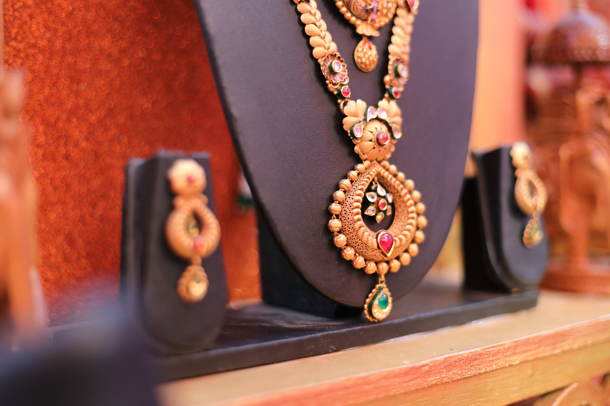 Indian wedding gold Mangal sutra jewelry for bride
